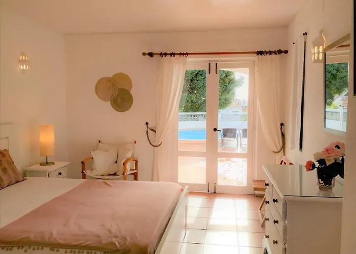 Bay W Private Pool וילה